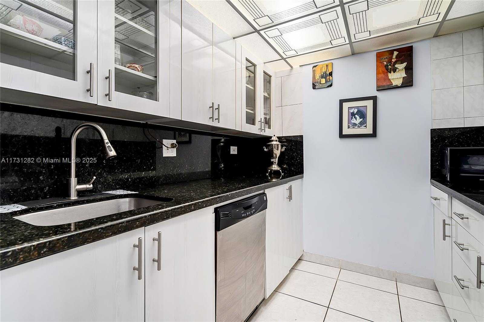 Small Image of 251 174 #107, Sunny Isles Beach Number 11