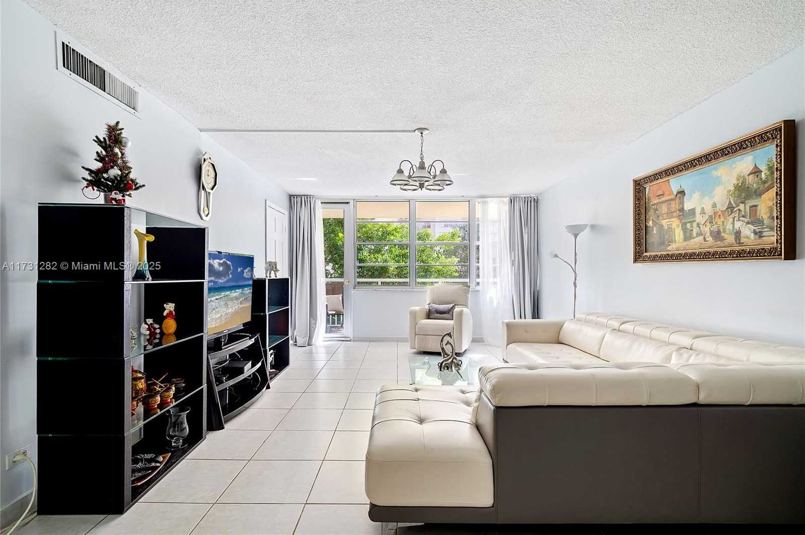 Small Image of 251 174 #107, Sunny Isles Beach Number 2