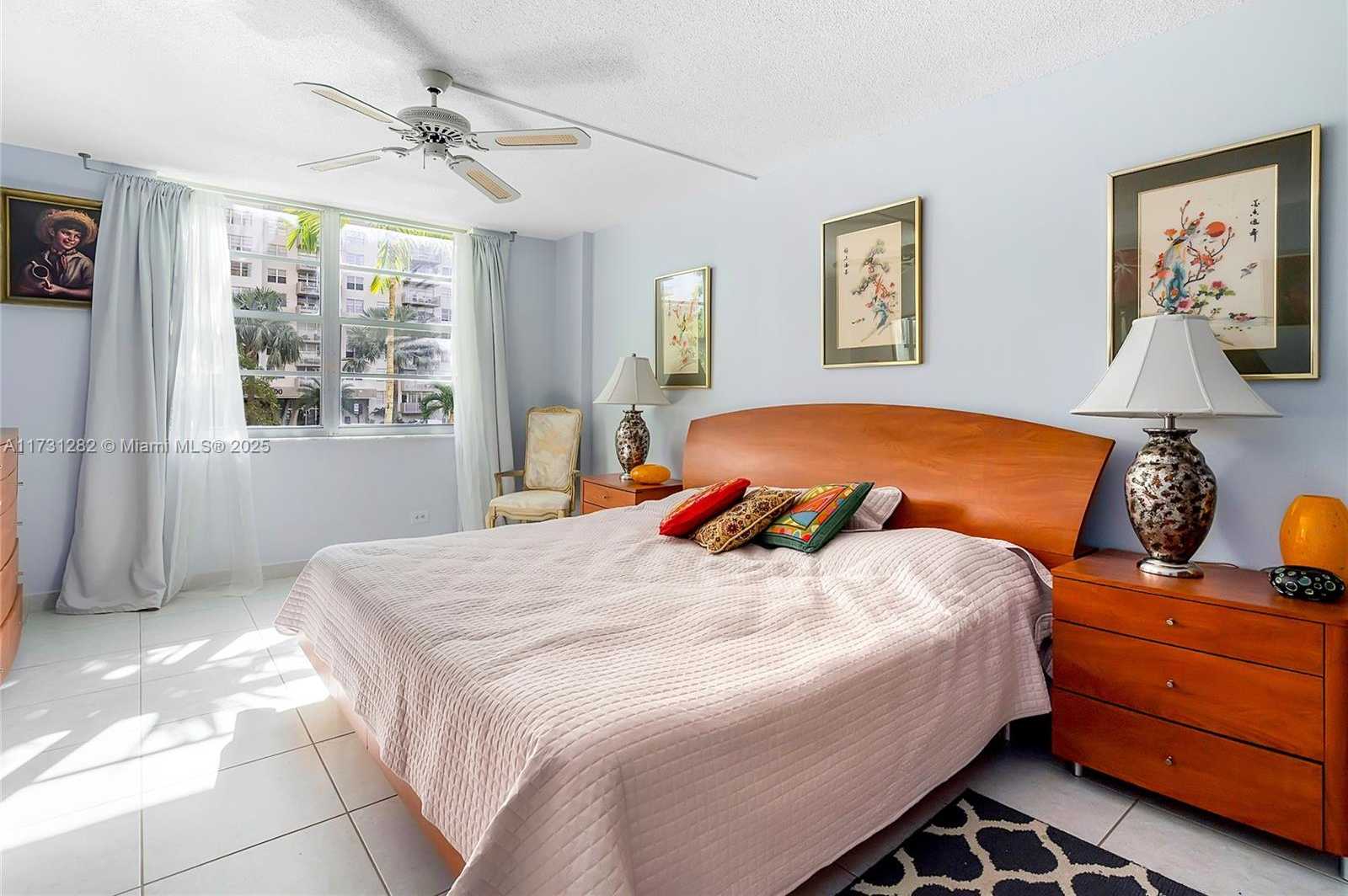 Small Image of 251 174 #107, Sunny Isles Beach Number 20