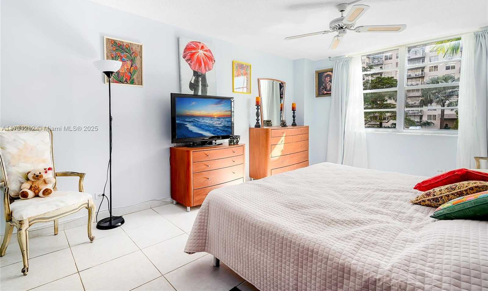 Small Image of 251 174 #107, Sunny Isles Beach Number 21