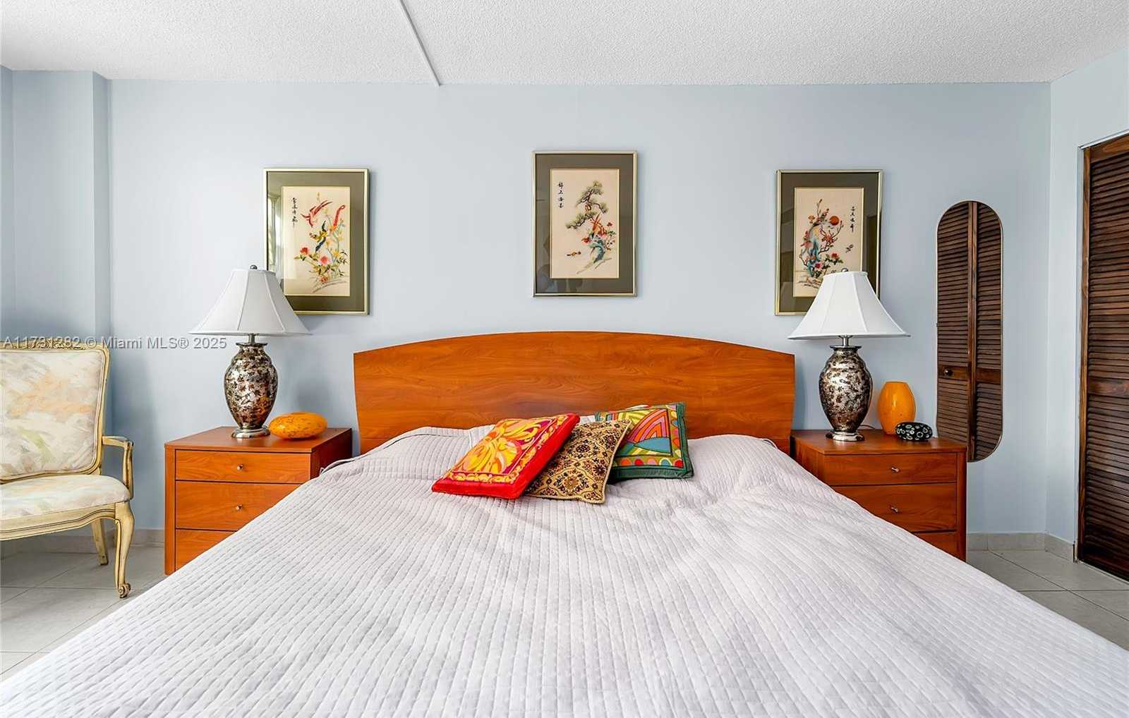 Small Image of 251 174 #107, Sunny Isles Beach Number 23