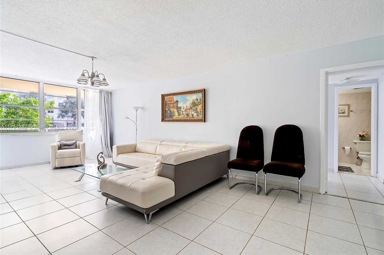 Small Image of 251 174 #107, Sunny Isles Beach Number 3