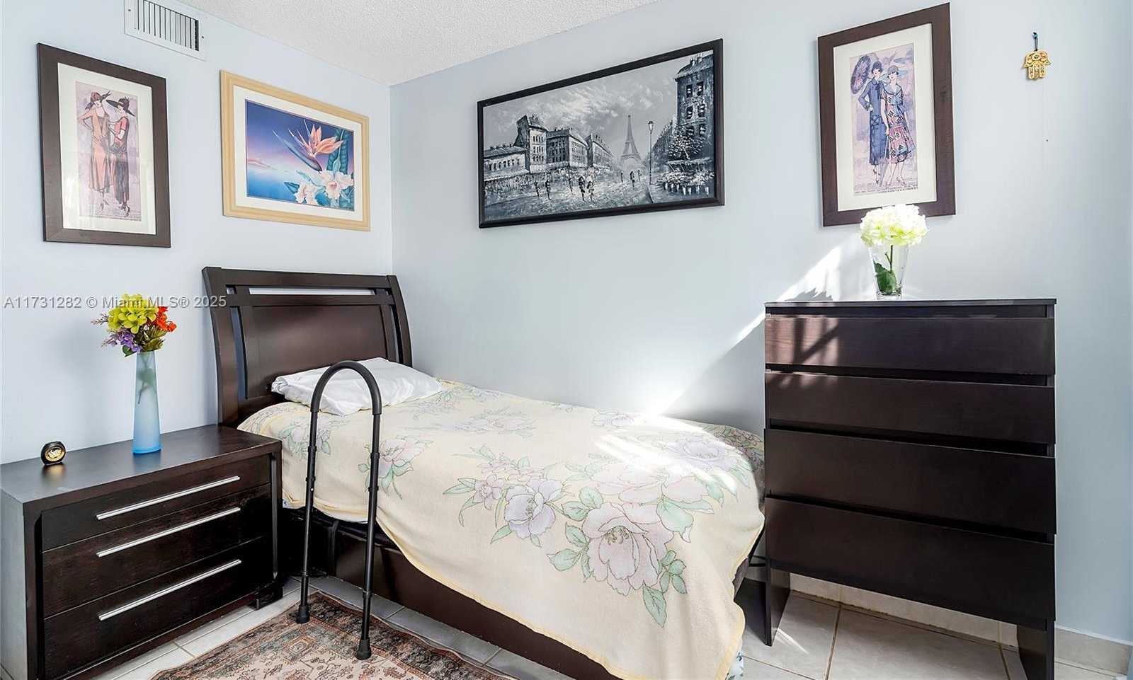 Small Image of 251 174 #107, Sunny Isles Beach Number 30