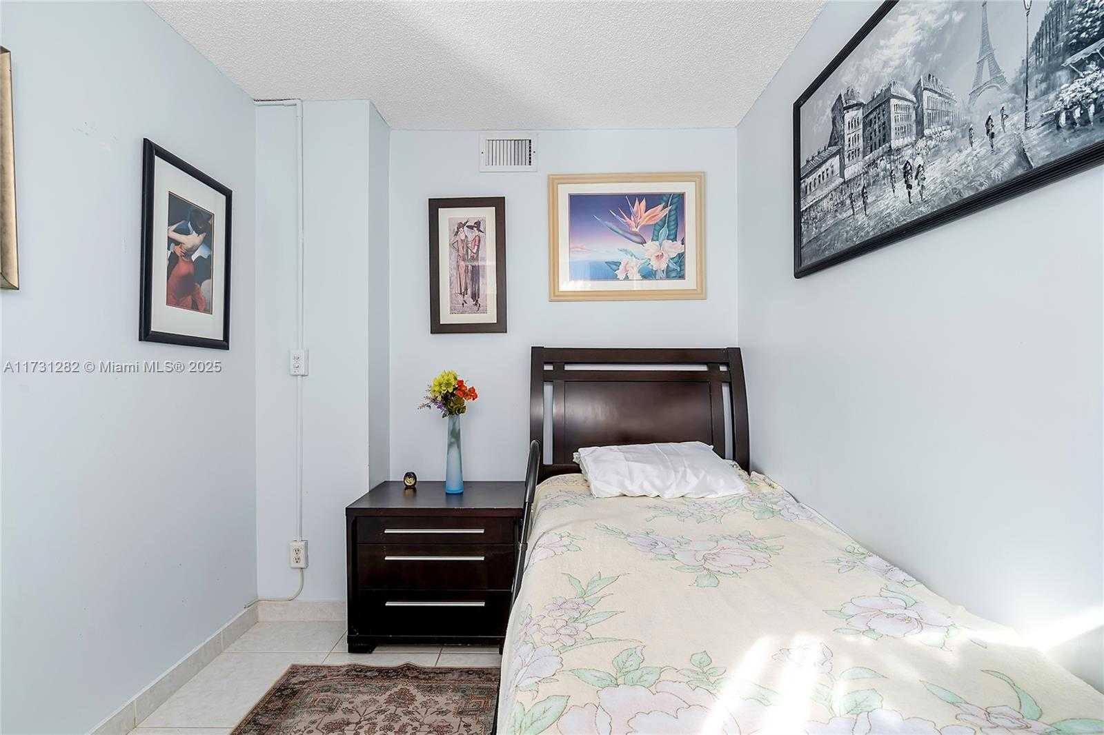 Small Image of 251 174 #107, Sunny Isles Beach Number 31