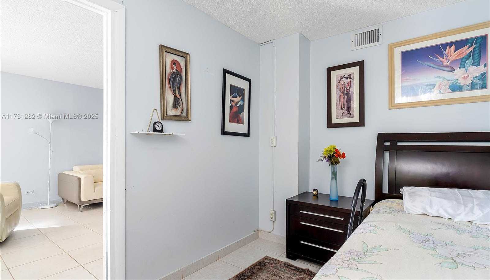 Small Image of 251 174 #107, Sunny Isles Beach Number 32