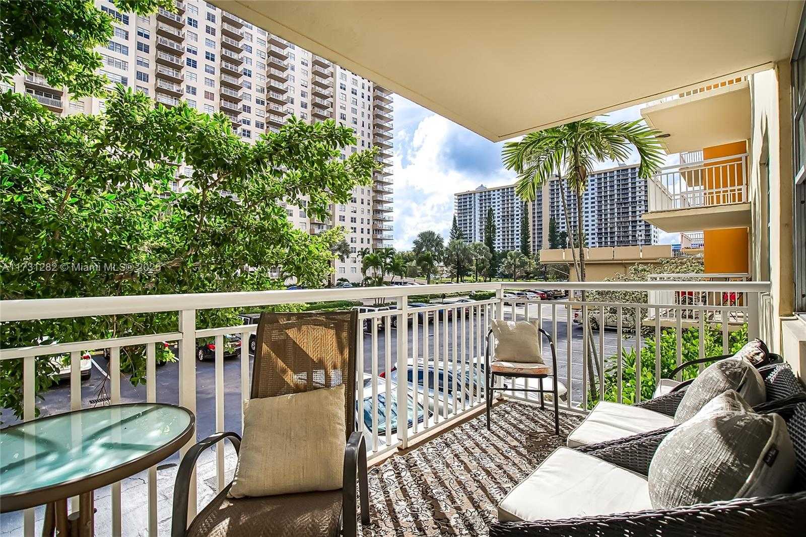 Small Image of 251 174 #107, Sunny Isles Beach Number 33
