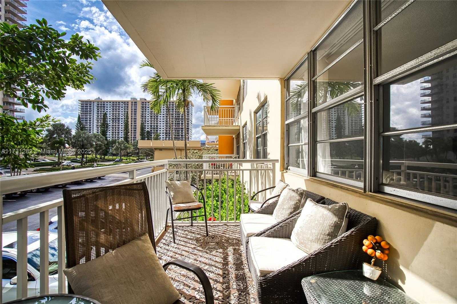 Small Image of 251 174 #107, Sunny Isles Beach Number 34