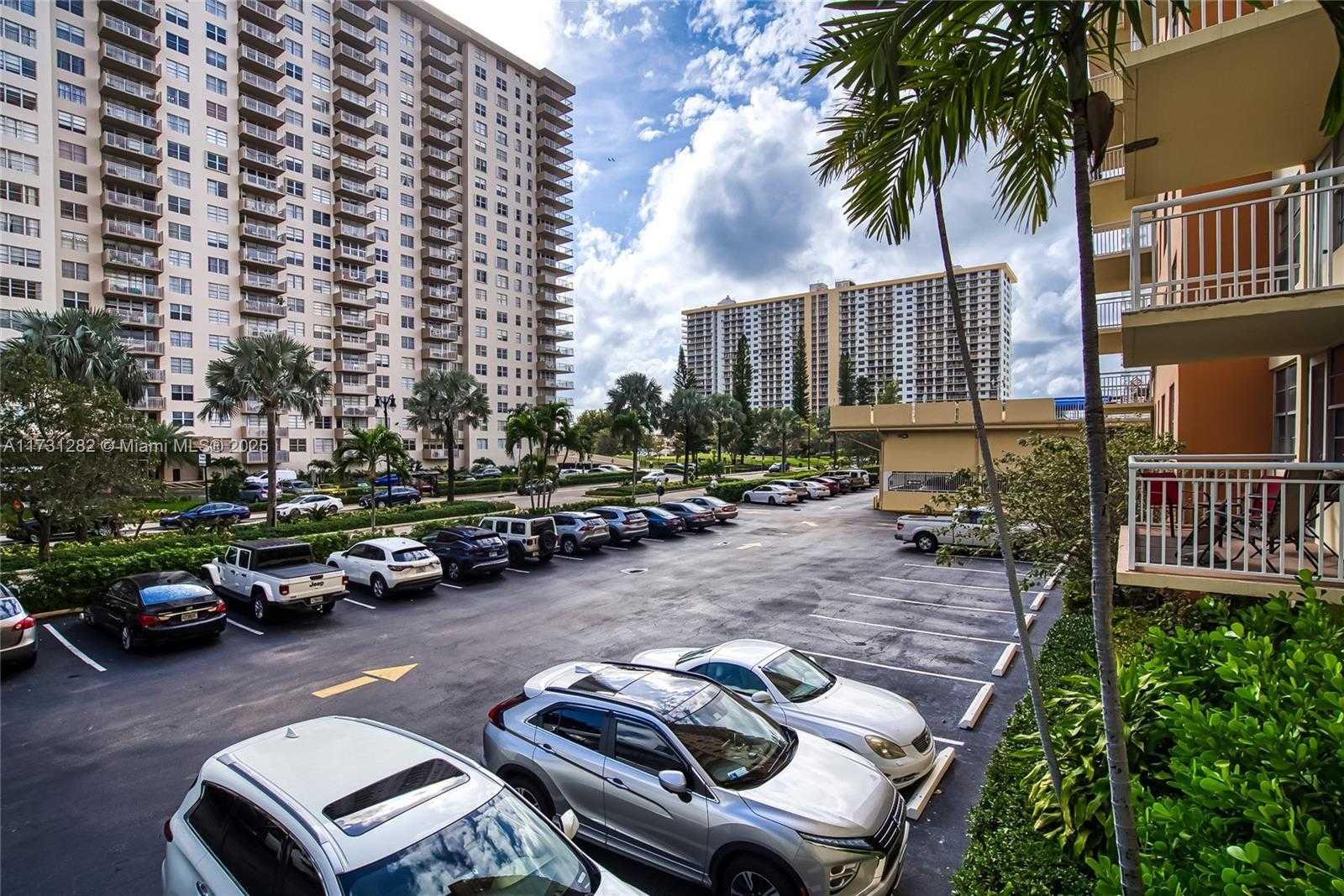 Small Image of 251 174 #107, Sunny Isles Beach Number 35