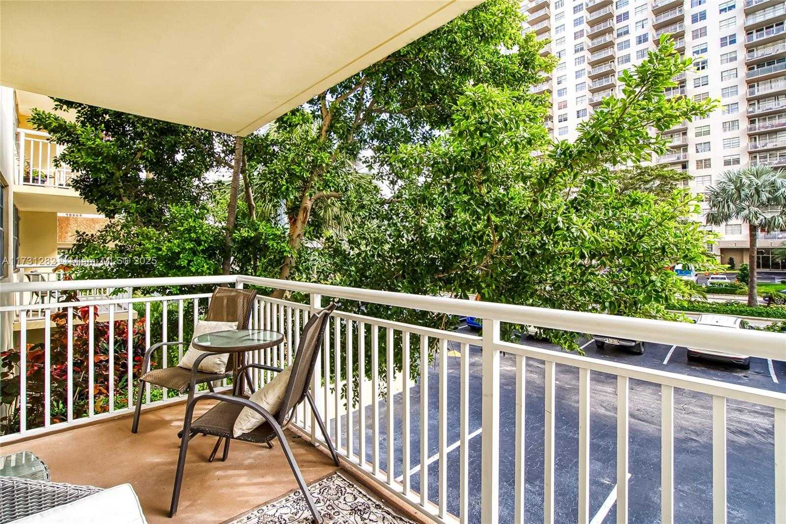 Small Image of 251 174 #107, Sunny Isles Beach Number 36