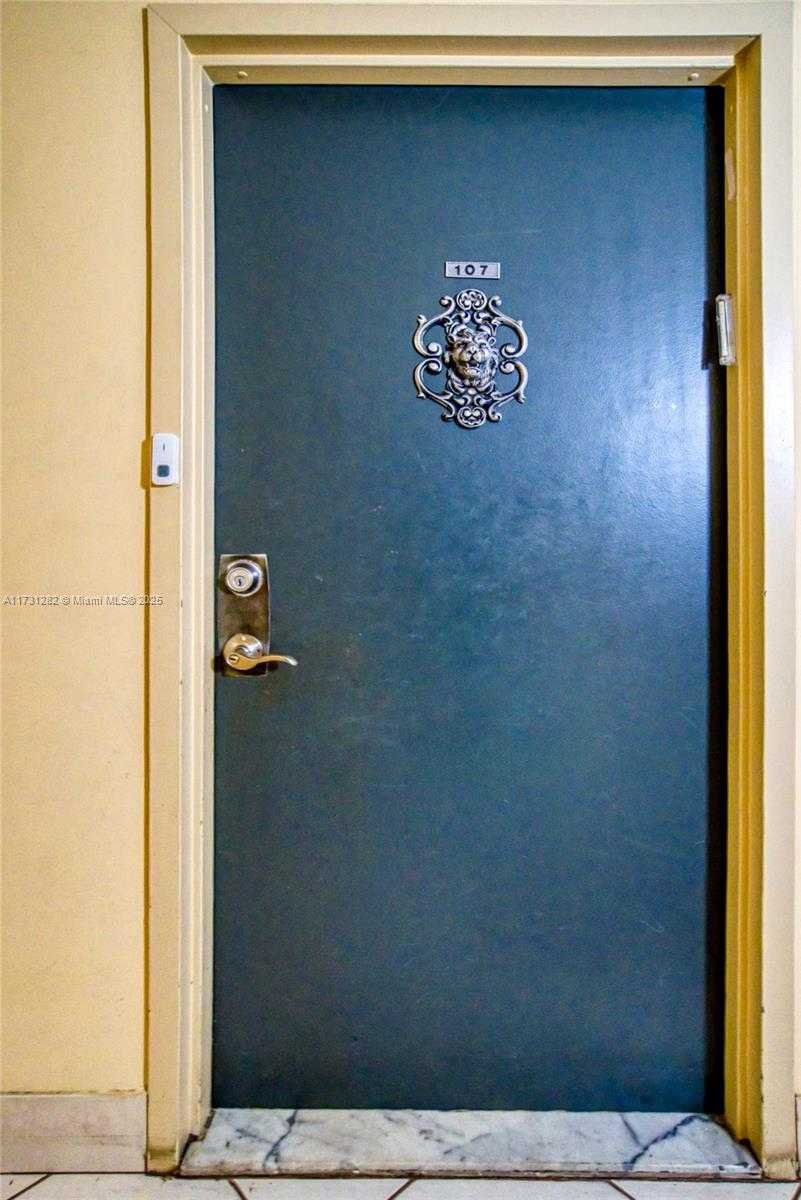 Small Image of 251 174 #107, Sunny Isles Beach Number 38