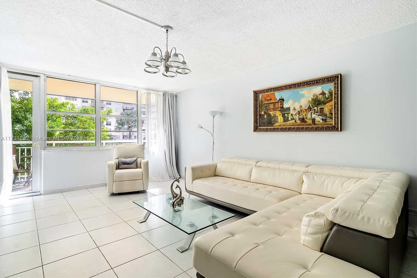 Small Image of 251 174 #107, Sunny Isles Beach Number 4