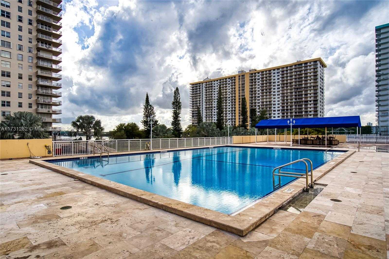 Small Image of 251 174 #107, Sunny Isles Beach Number 44
