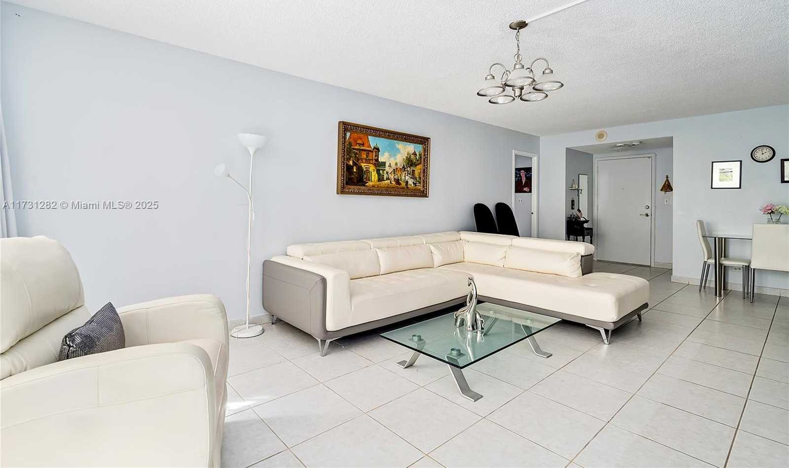 Small Image of 251 174 #107, Sunny Isles Beach Number 5