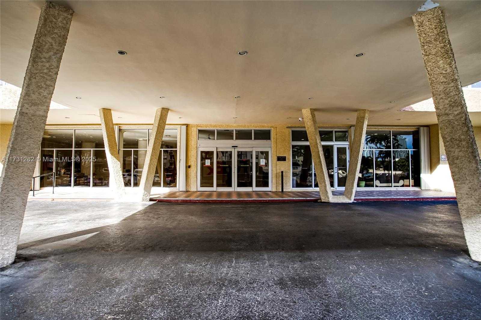 Small Image of 251 174 #107, Sunny Isles Beach Number 57