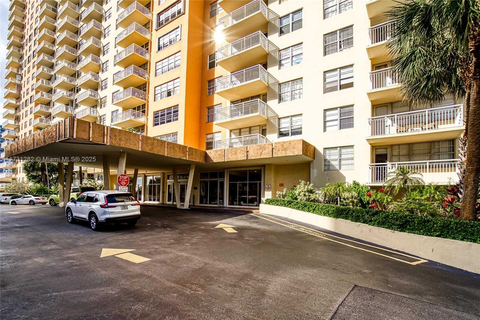 Small Image of 251 174 #107, Sunny Isles Beach Number 58