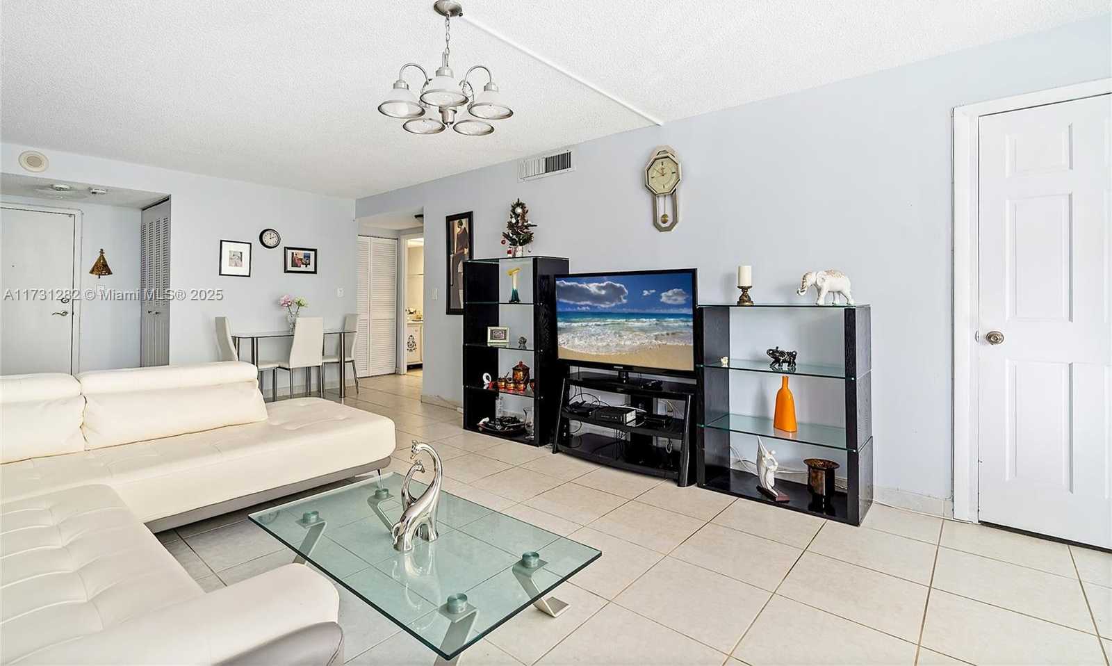Small Image of 251 174 #107, Sunny Isles Beach Number 7