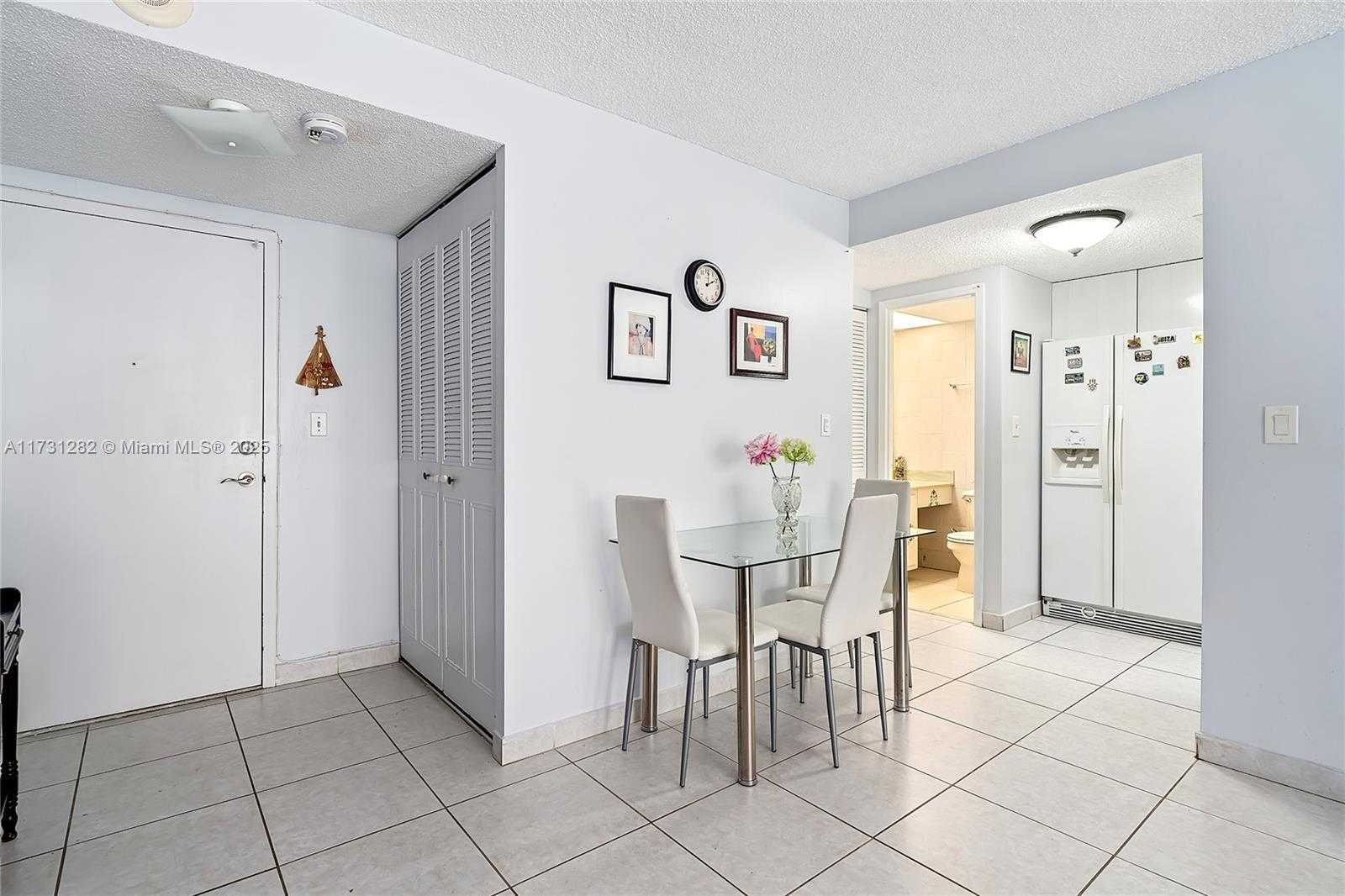 Small Image of 251 174 #107, Sunny Isles Beach Number 9