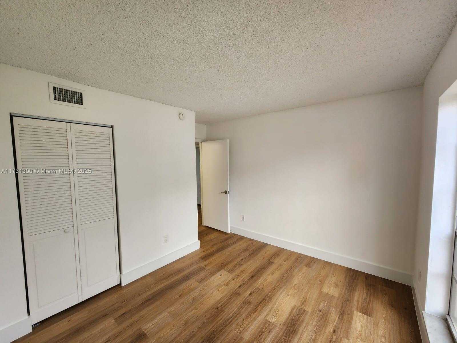 Small Image of 10772 NORTH KENDALL DR #G6, Miami Number 12