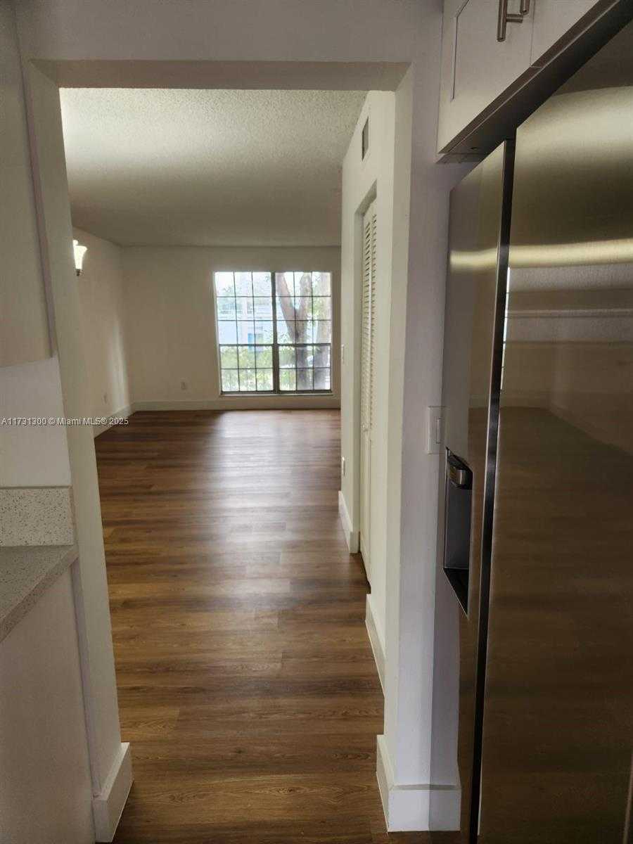 Small Image of 10772 NORTH KENDALL DR #G6, Miami Number 13