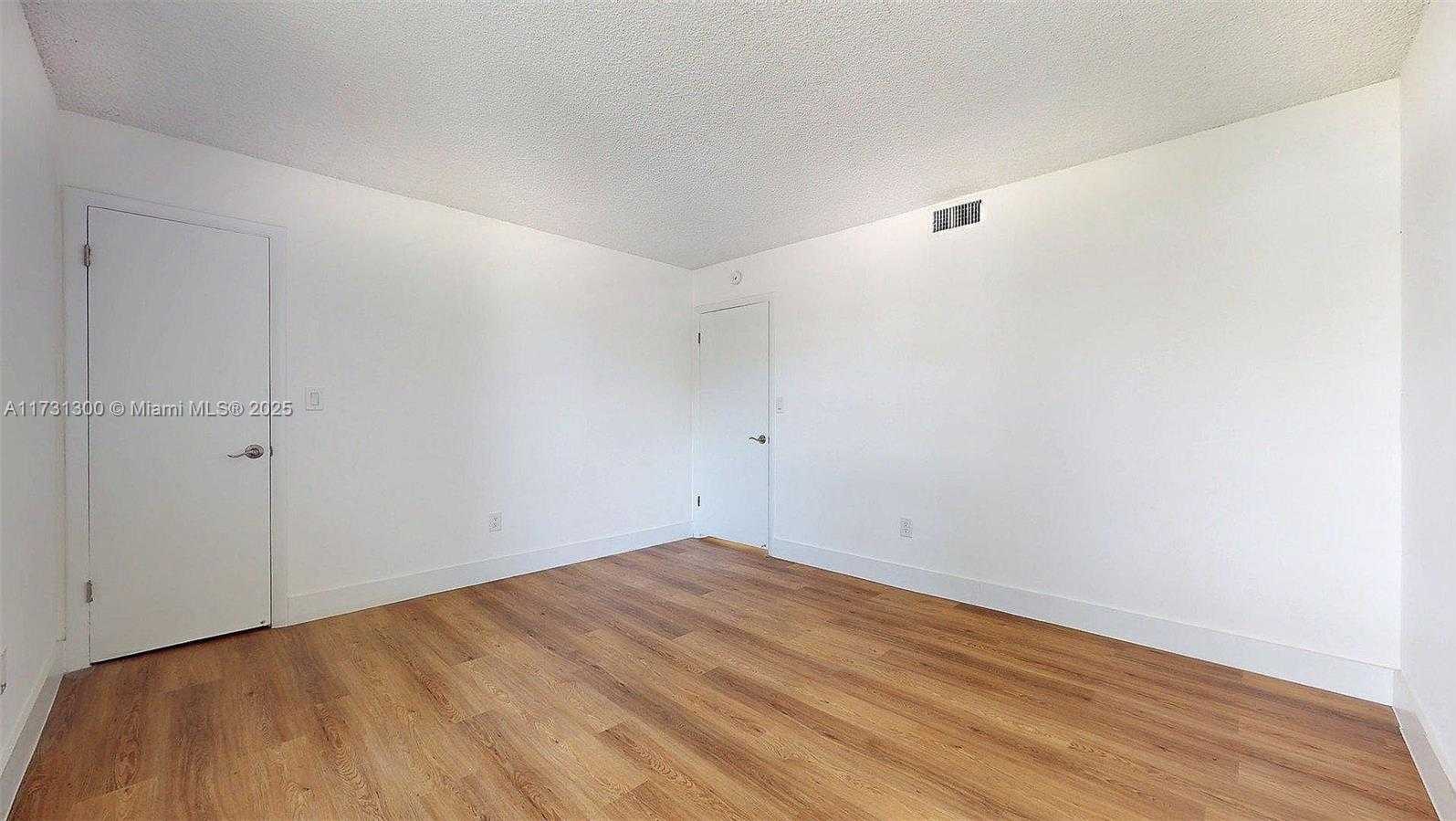 Small Image of 10772 NORTH KENDALL DR #G6, Miami Number 25