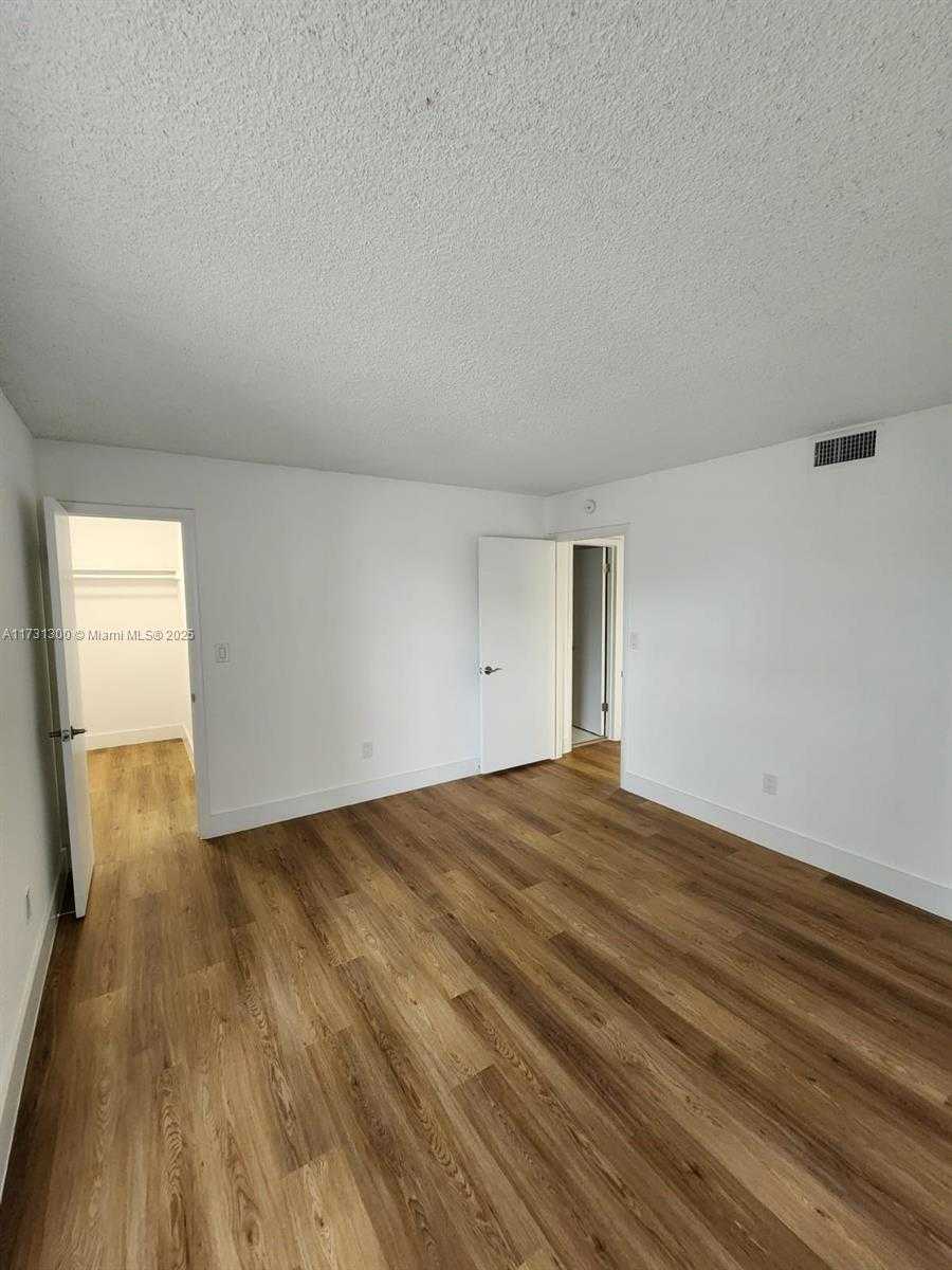 Small Image of 10772 NORTH KENDALL DR #G6, Miami Number 3