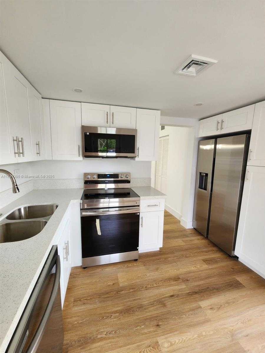 Small Image of 10772 NORTH KENDALL DR #G6, Miami Number 4