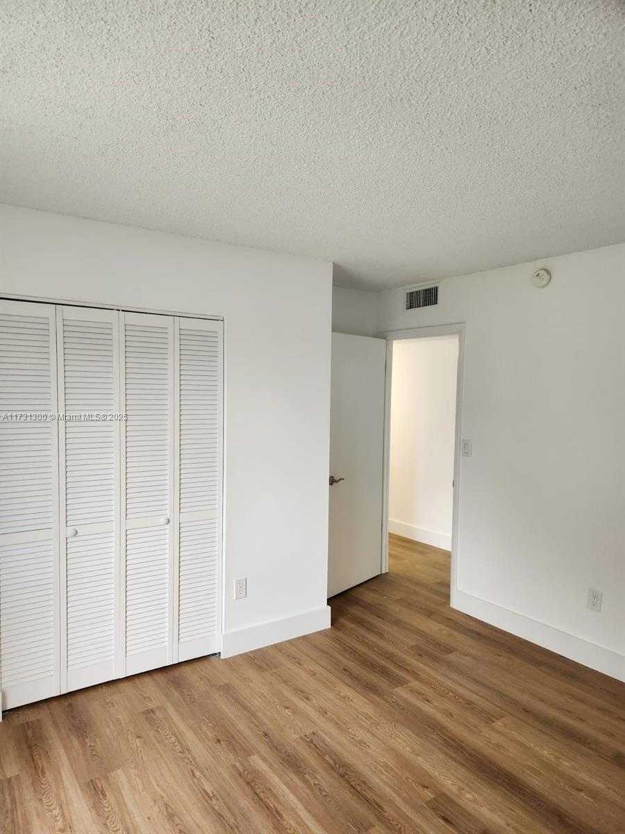 Small Image of 10772 NORTH KENDALL DR #G6, Miami Number 6