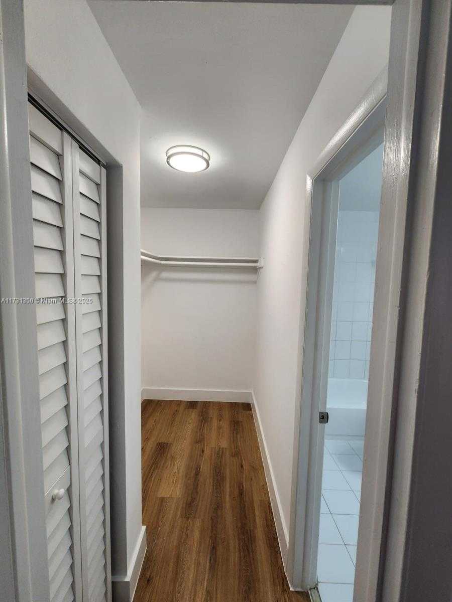 Small Image of 10772 NORTH KENDALL DR #G6, Miami Number 7