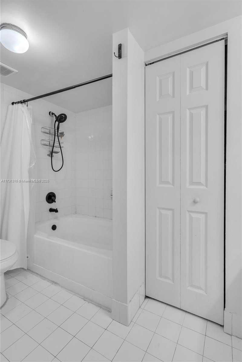 Small Image of 12142 SAINT ANDREWS PL #206, Miramar Number 12