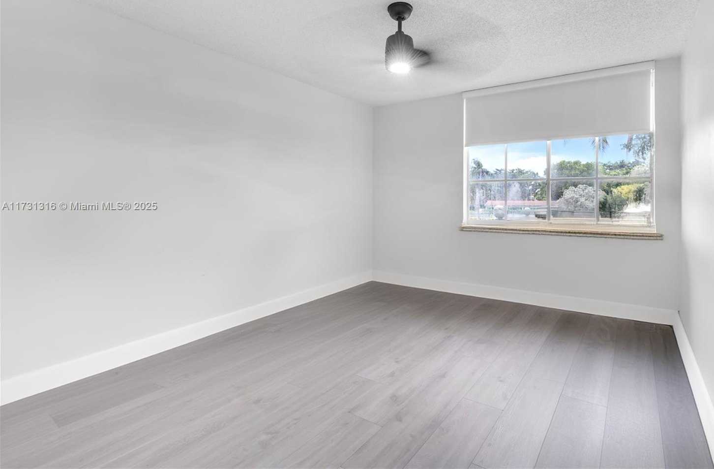 Small Image of 12142 SAINT ANDREWS PL #206, Miramar Number 17