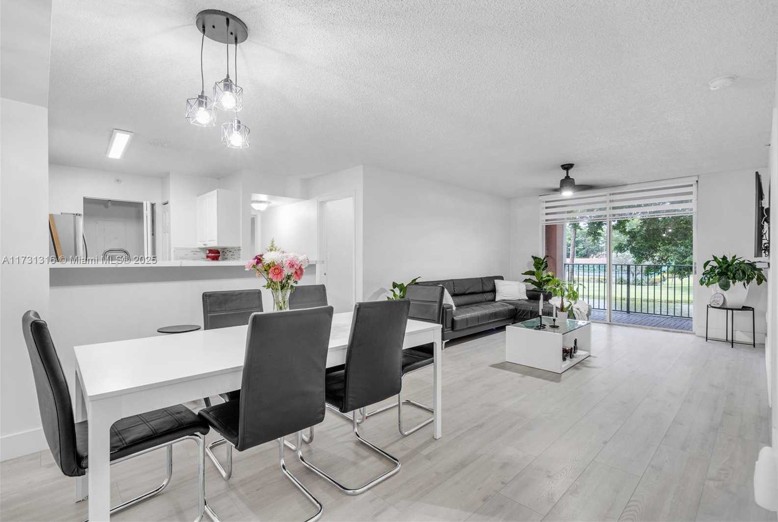 Small Image of 12142 SAINT ANDREWS PL #206, Miramar Number 2
