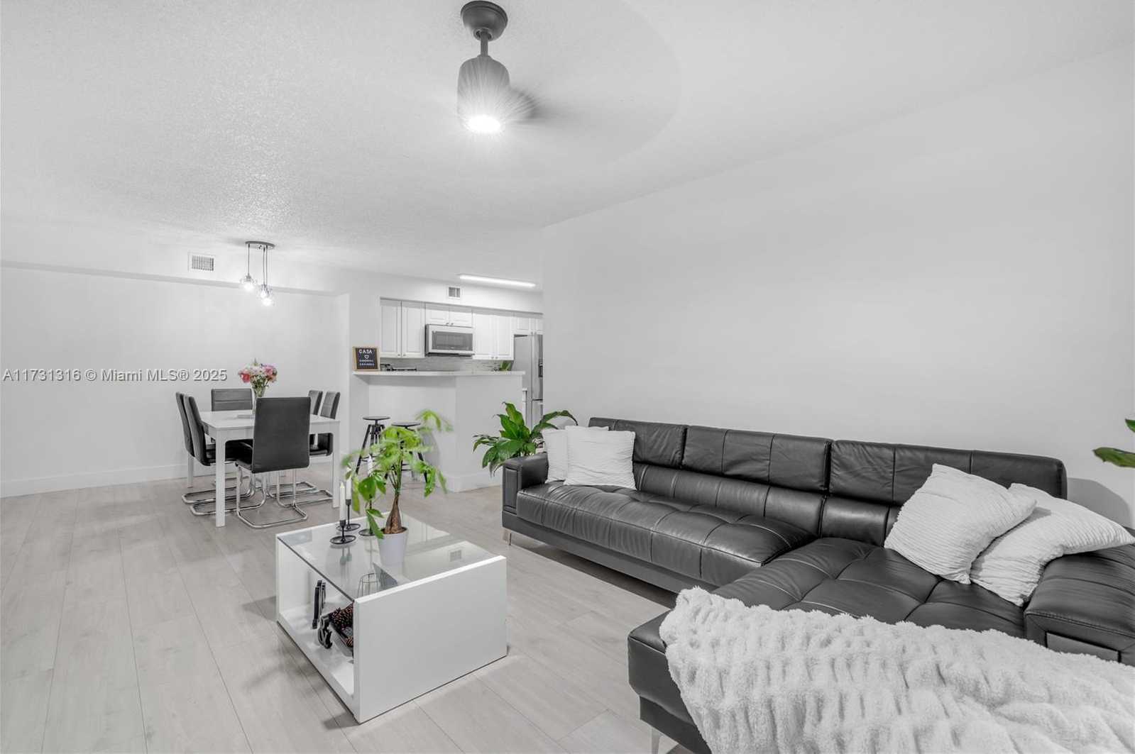 Small Image of 12142 SAINT ANDREWS PL #206, Miramar Number 3