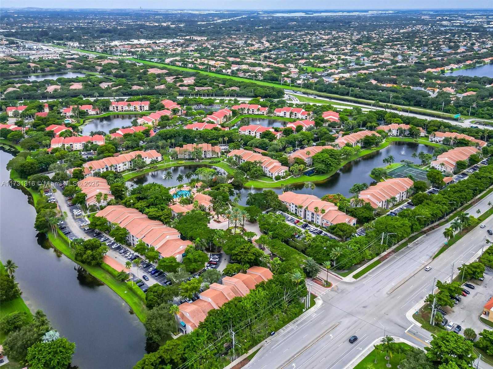 Small Image of 12142 SAINT ANDREWS PL #206, Miramar Number 36