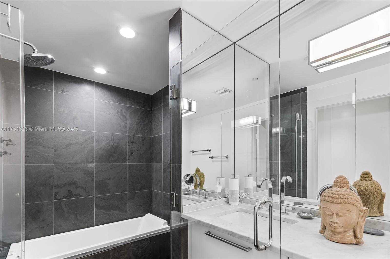 Small Image of 900 BISCAYNE BLVD #4810, Miami Number 19