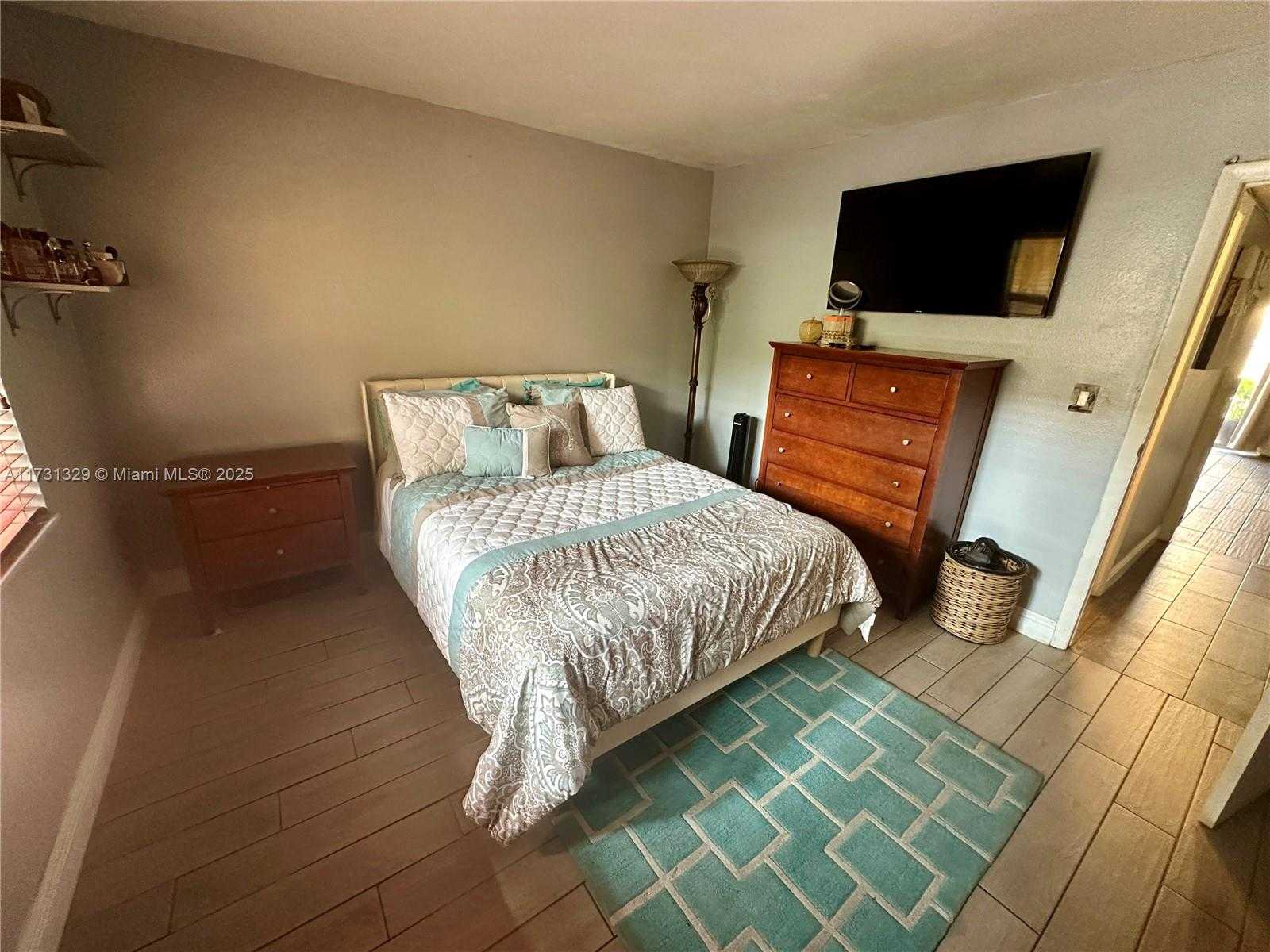 Small Image of 17911 NORTH WEST 68TH AVE #M106, Hialeah Number 14