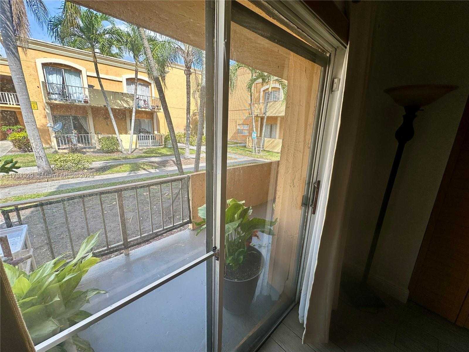 Small Image of 17911 NORTH WEST 68TH AVE #M106, Hialeah Number 20