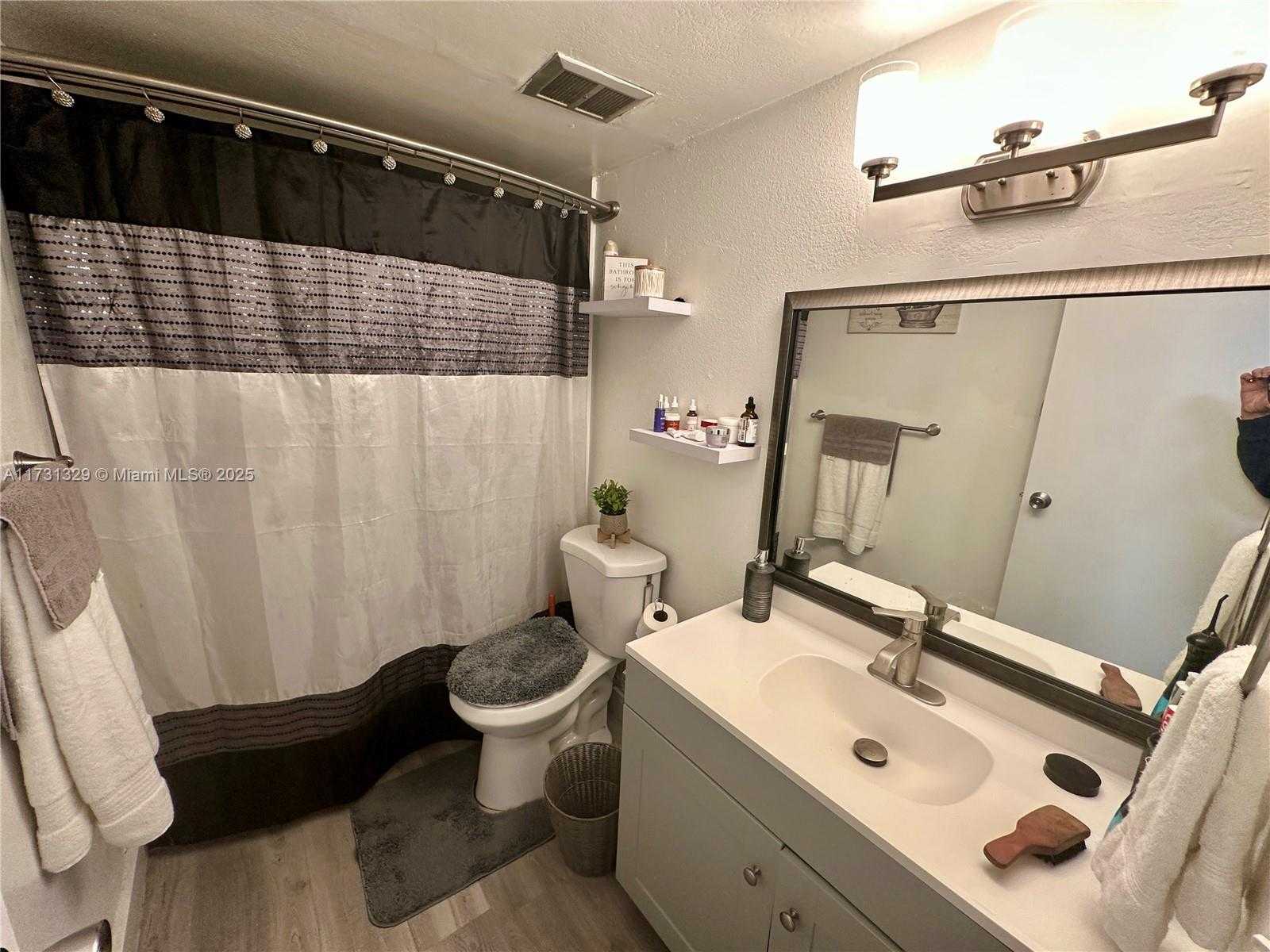 Small Image of 17911 NORTH WEST 68TH AVE #M106, Hialeah Number 24