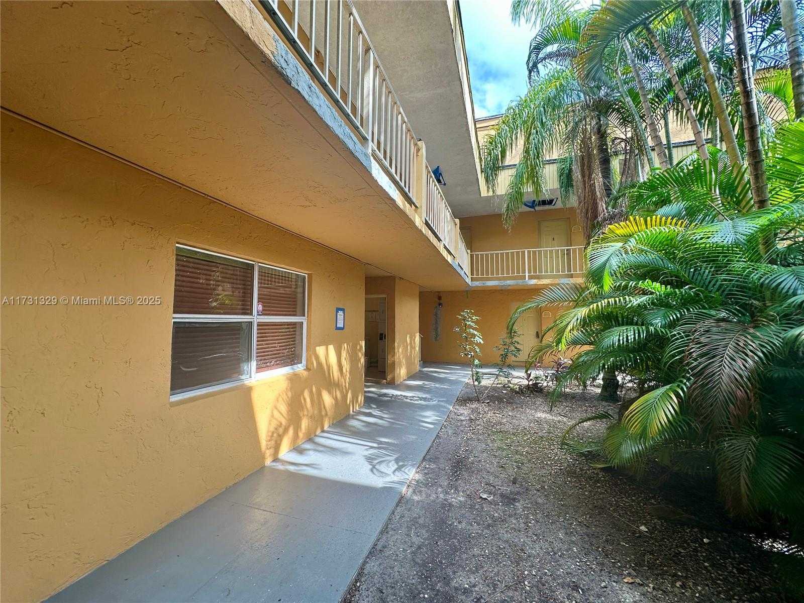 Small Image of 17911 NORTH WEST 68TH AVE #M106, Hialeah Number 28