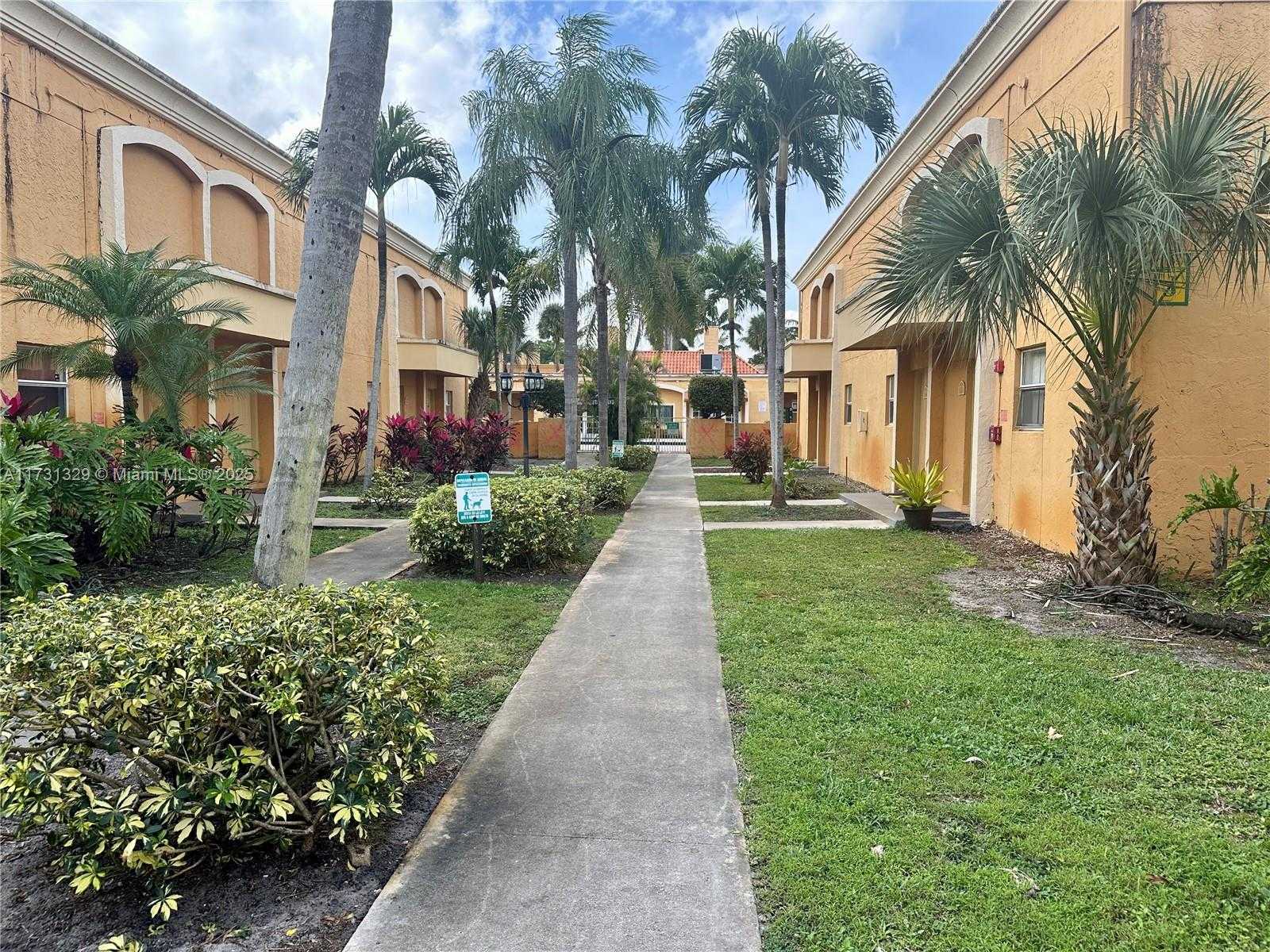 Small Image of 17911 NORTH WEST 68TH AVE #M106, Hialeah Number 34