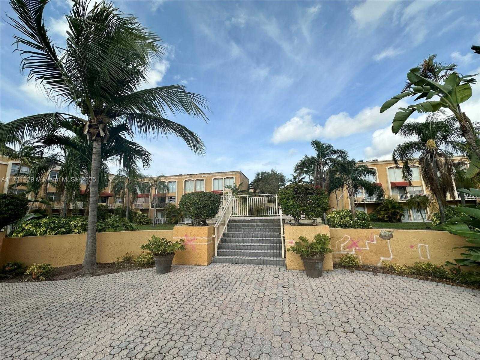 Small Image of 17911 NORTH WEST 68TH AVE #M106, Hialeah Number 39