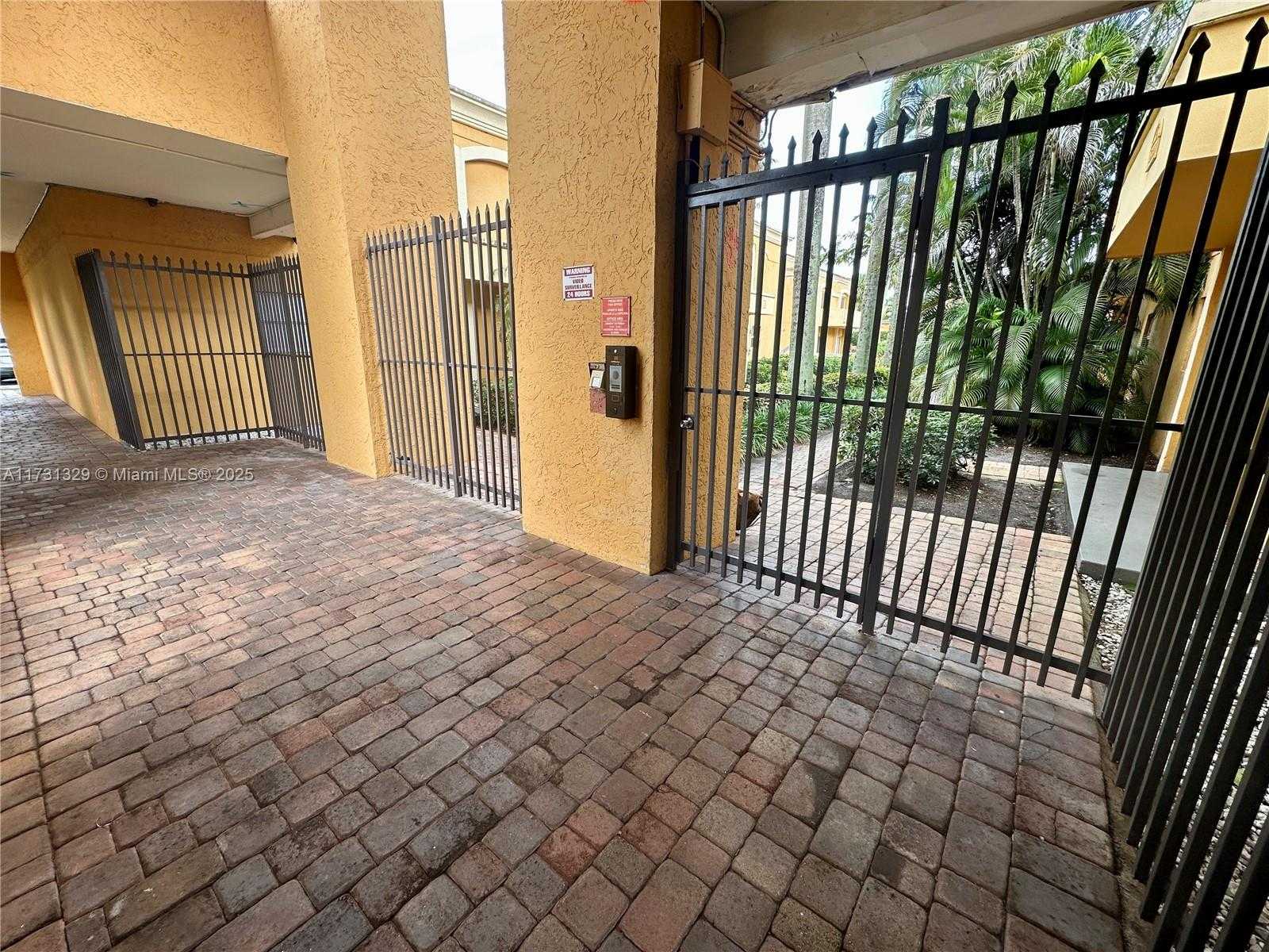 Small Image of 17911 NORTH WEST 68TH AVE #M106, Hialeah Number 42