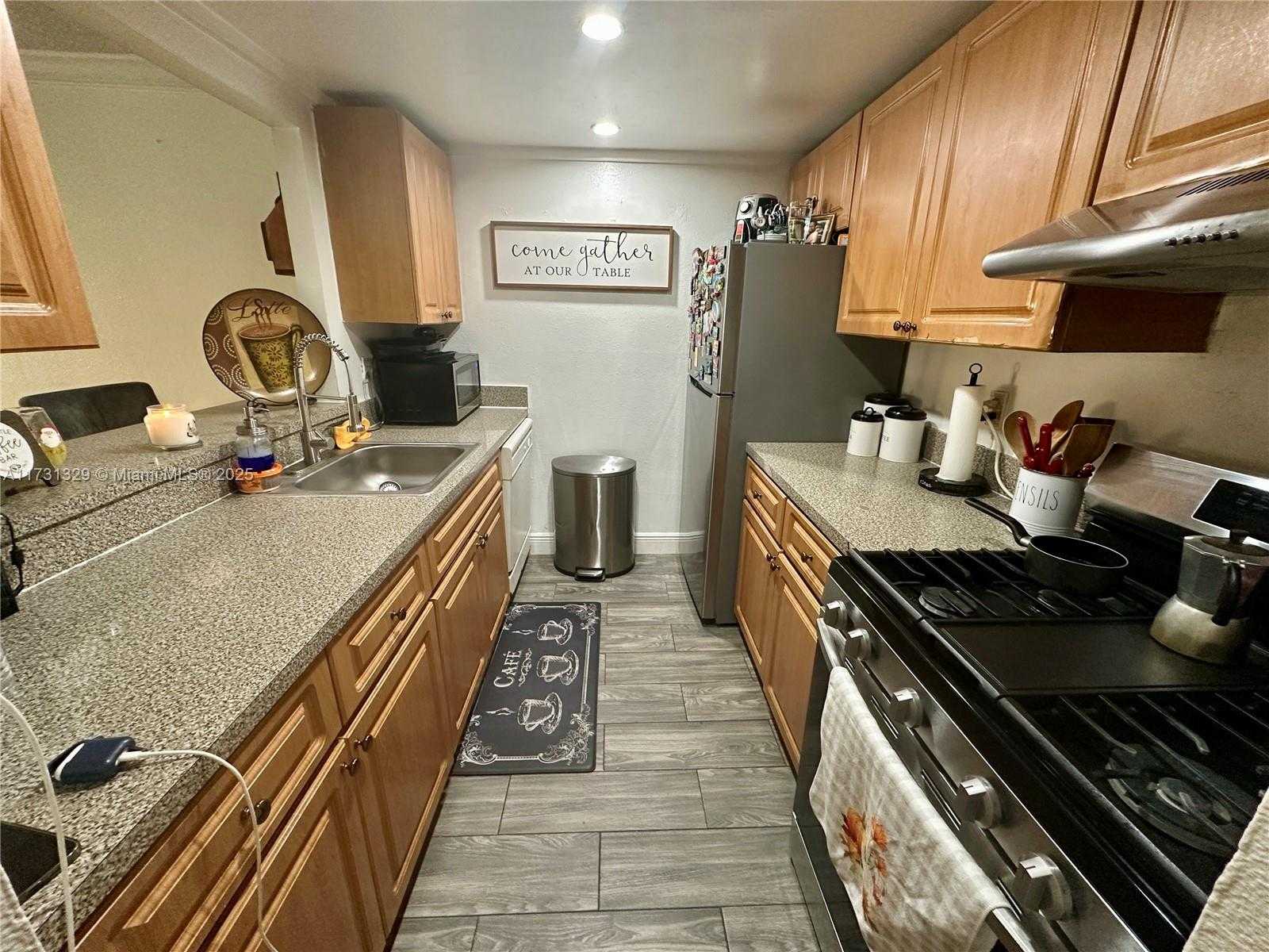 Small Image of 17911 NORTH WEST 68TH AVE #M106, Hialeah Number 5