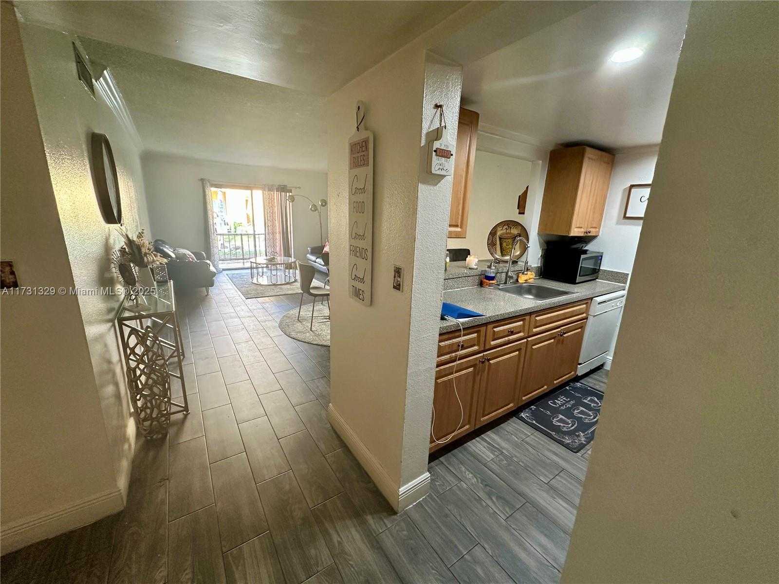 Small Image of 17911 NORTH WEST 68TH AVE #M106, Hialeah Number 8