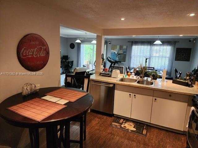 Small Image of 17911 NORTH WEST 68TH AVE #M104, Hialeah Number 10