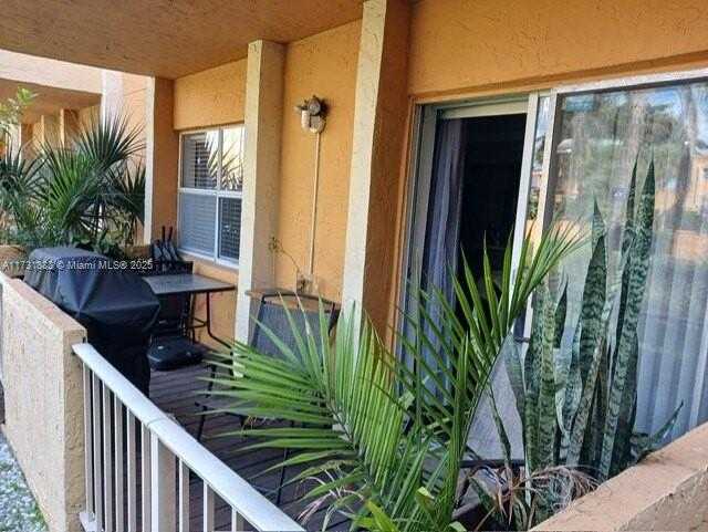 Small Image of 17911 NORTH WEST 68TH AVE #M104, Hialeah Number 12