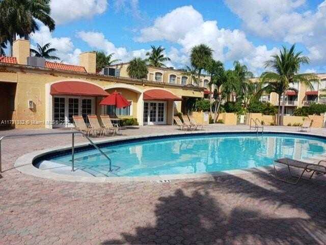 Small Image of 17911 NORTH WEST 68TH AVE #M104, Hialeah Number 2