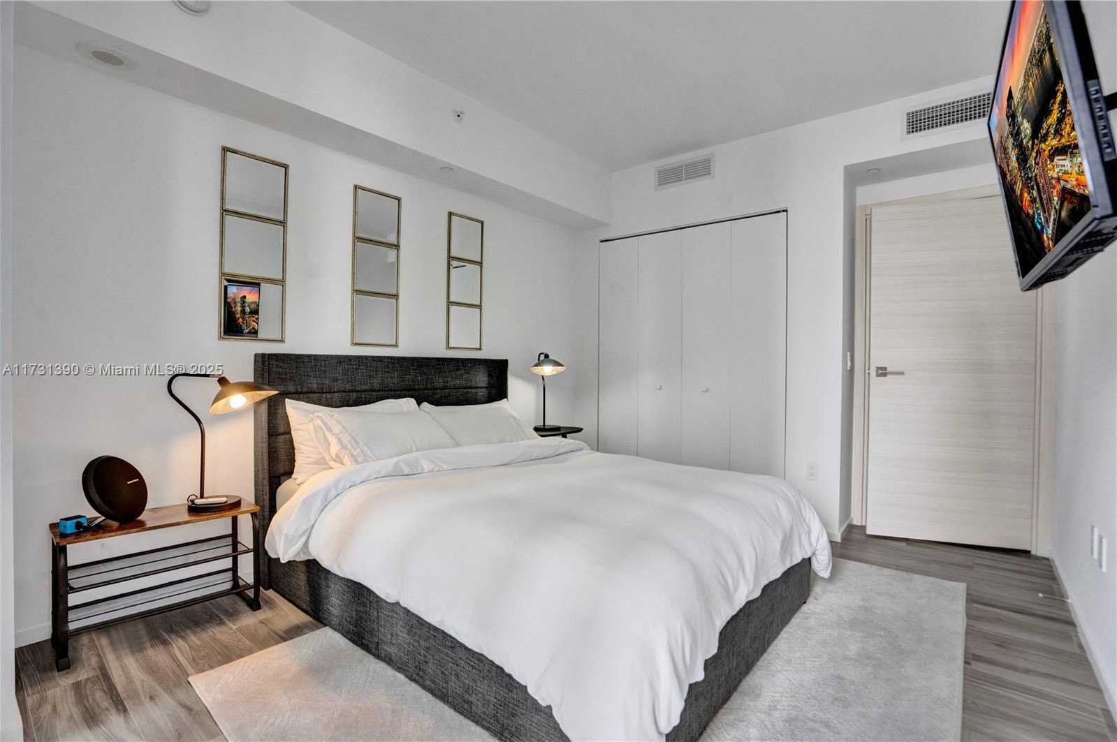 Small Image of 801 SOUTH MIAMI AVE #1801, Miami Number 31
