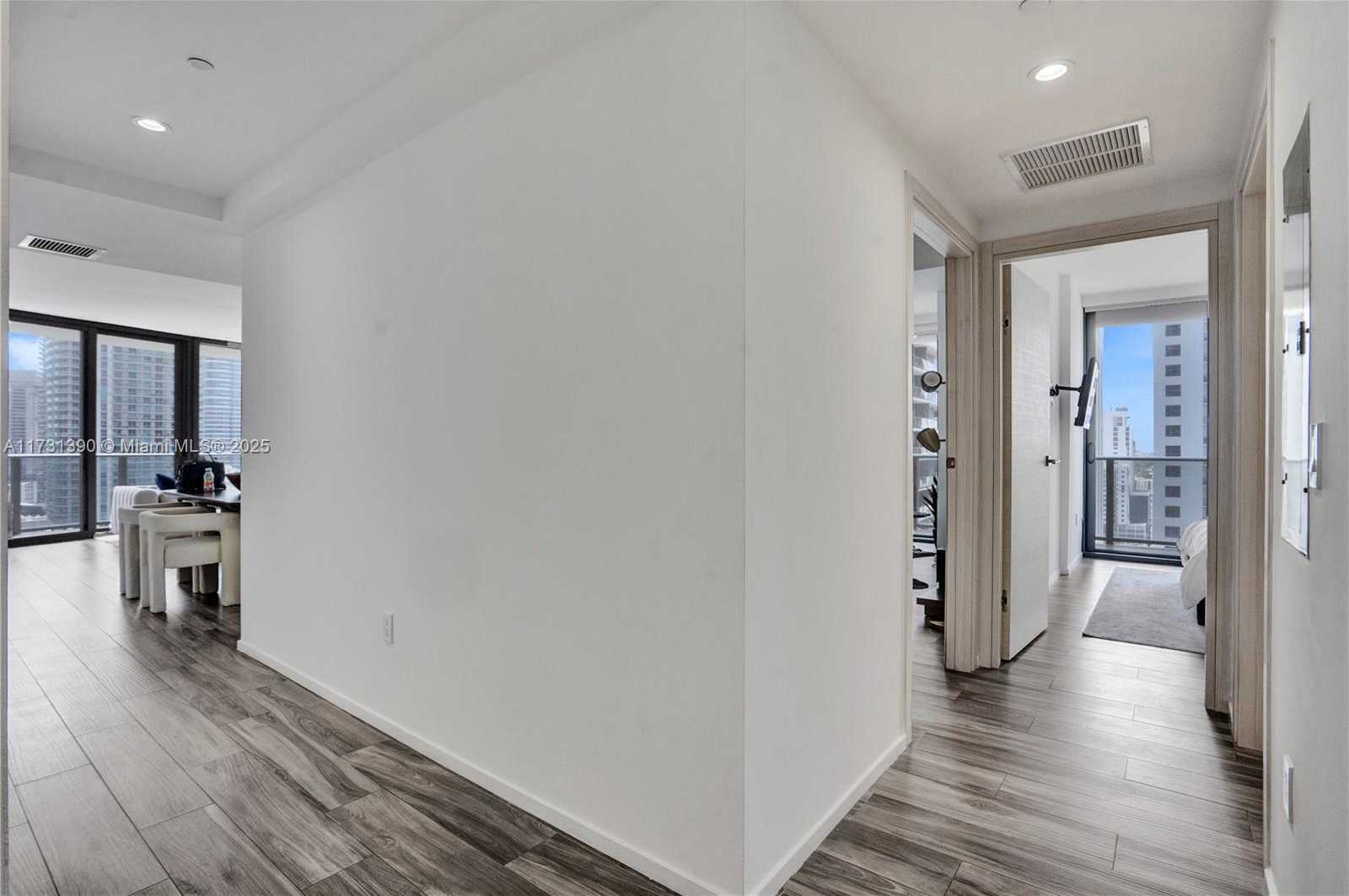 Small Image of 801 SOUTH MIAMI AVE #1801, Miami Number 33
