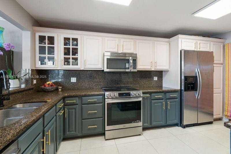 Small Image of 9660 WEST BAY HARBOR DR #3B, Bay Harbor Islands Number 14