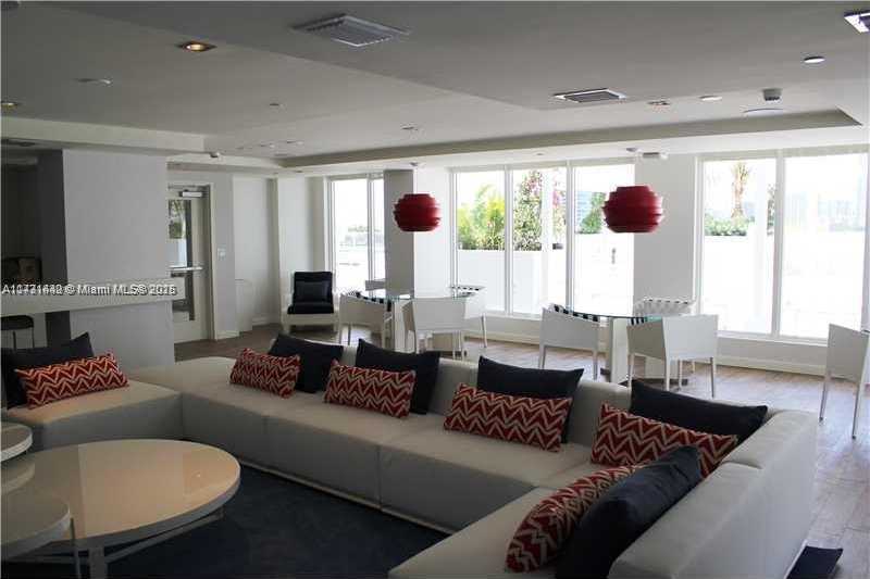 Small Image of 4250 BISCAYNE BLVD #815, Miami Number 9
